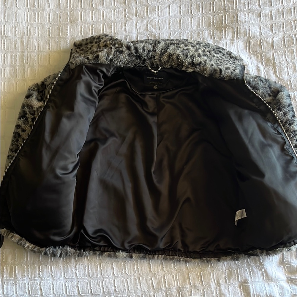 Leopard Print Faux Fur Jacket - Picture 3 of 5